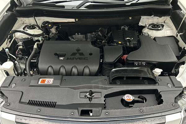 2021 Mitsubishi Outlander ES ZL thumb-10