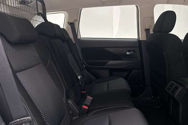 2021 Mitsubishi Outlander ES ZL thumb-11