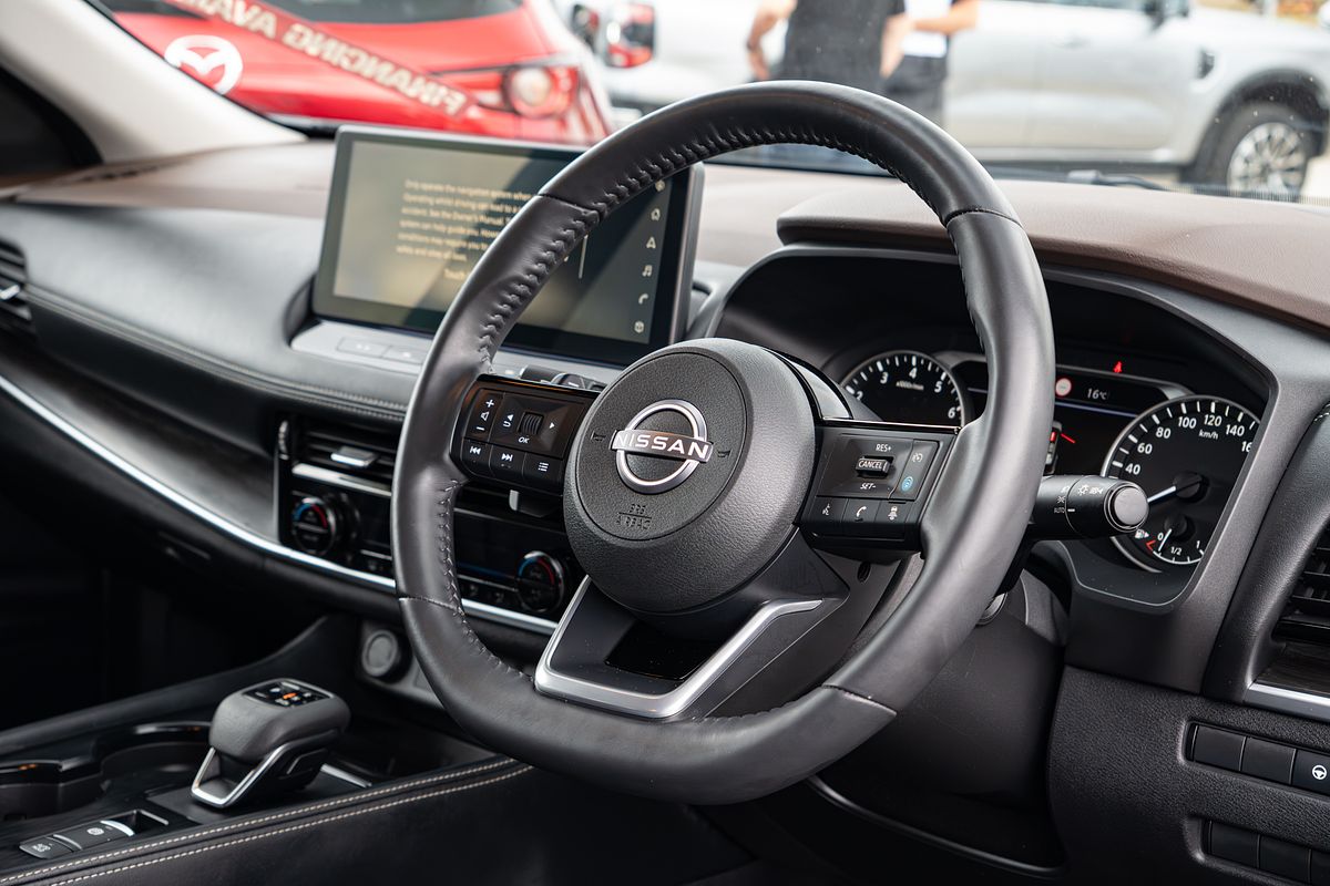 2024 Nissan X-TRAIL ST-L T33