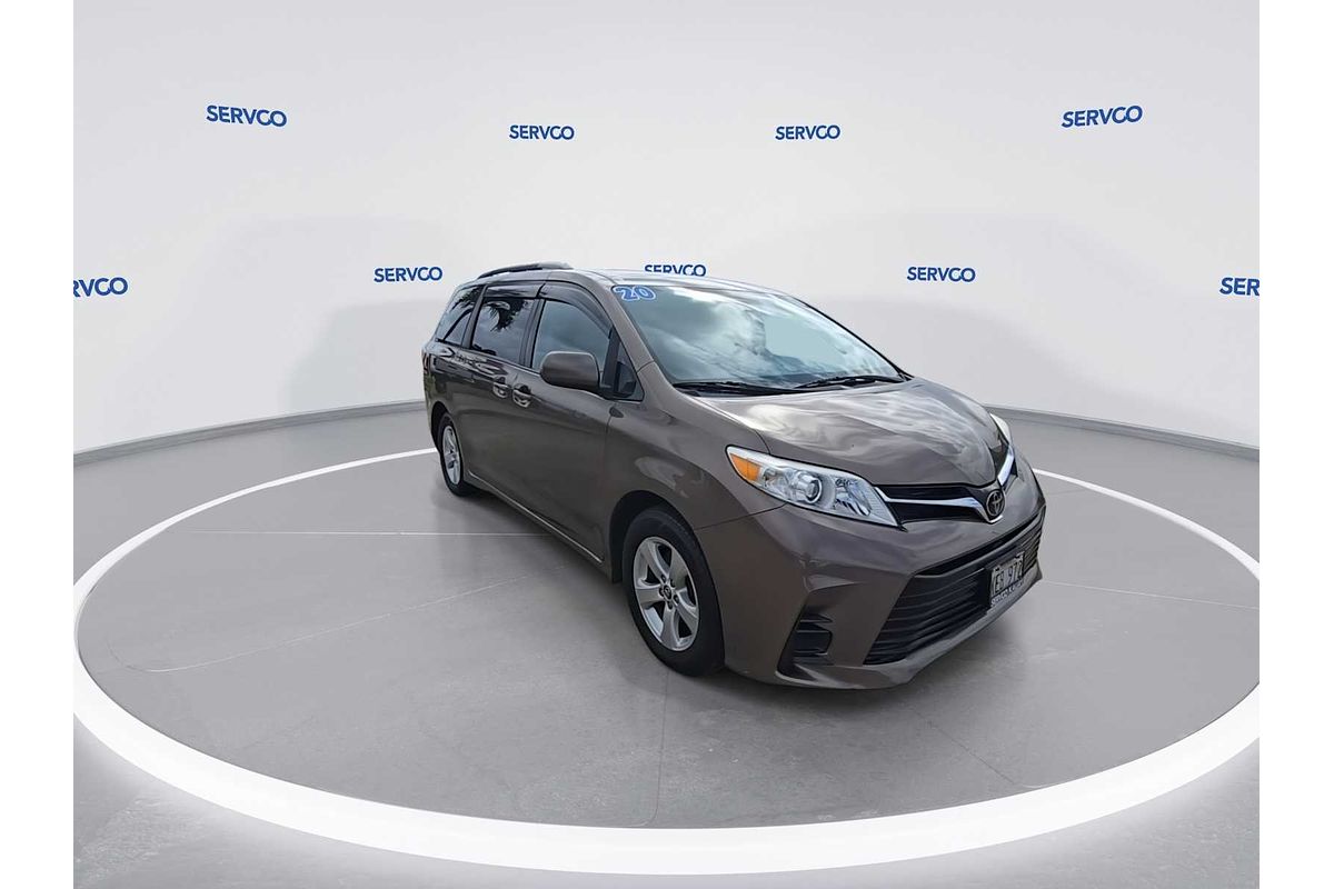2020 Toyota SIENNA LE