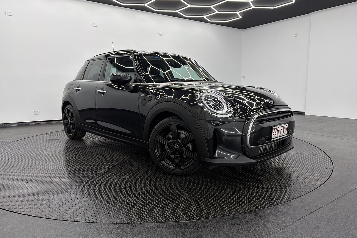 2022 MINI Hatch Cooper Classic F55 LCI-2
