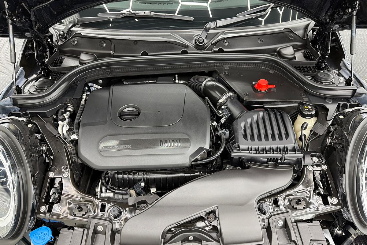 2022 MINI Hatch Cooper Classic F55 LCI-2