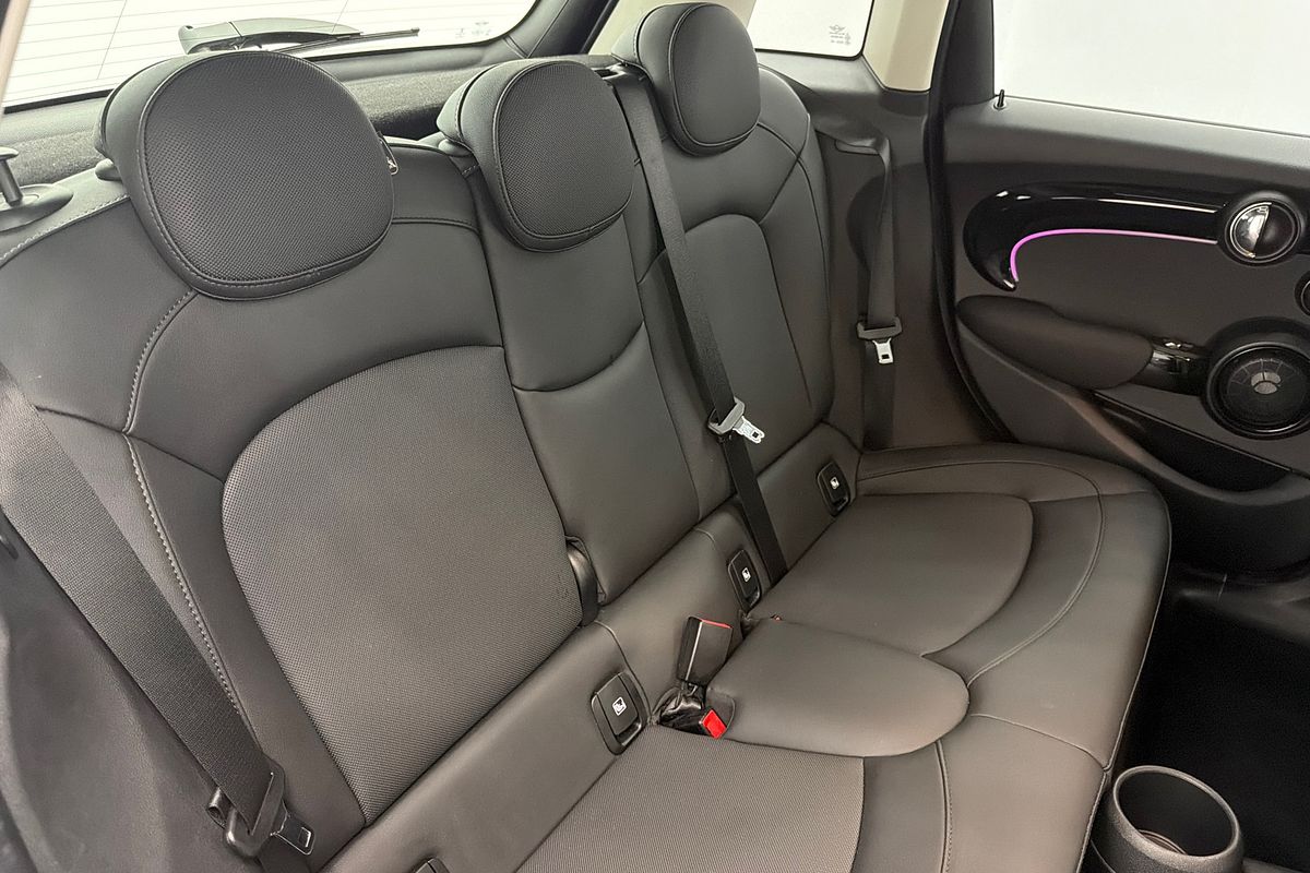 2022 MINI Hatch Cooper Classic F55 LCI-2