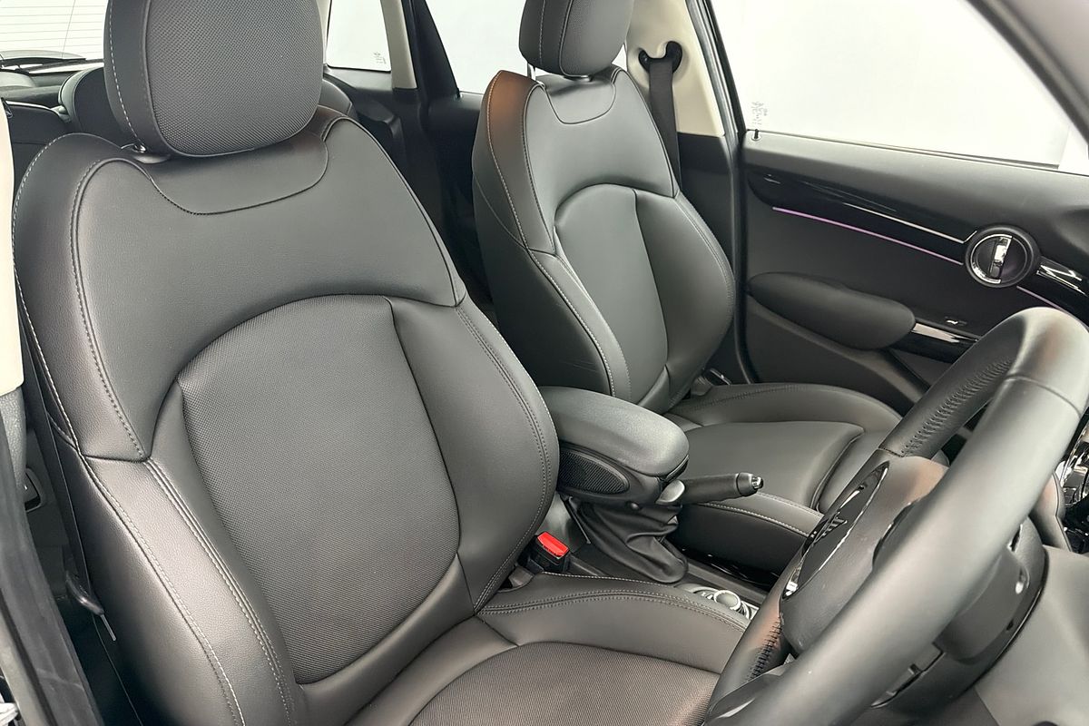 2022 MINI Hatch Cooper Classic F55 LCI-2