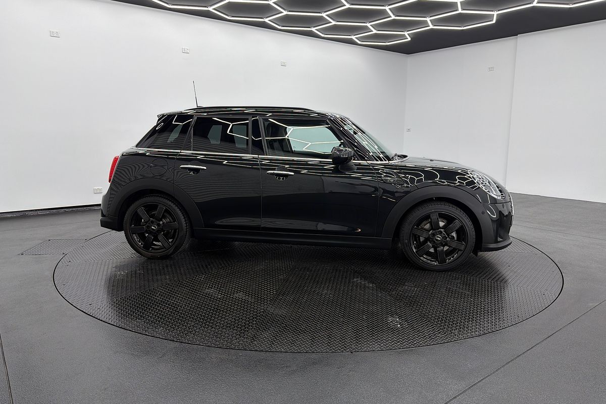 2022 MINI Hatch Cooper Classic F55 LCI-2