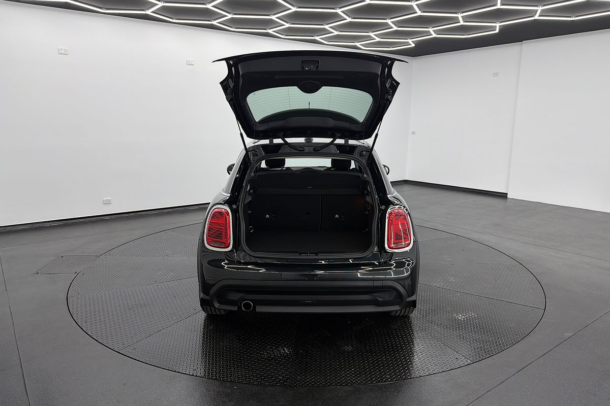 2022 MINI Hatch Cooper Classic F55 LCI-2
