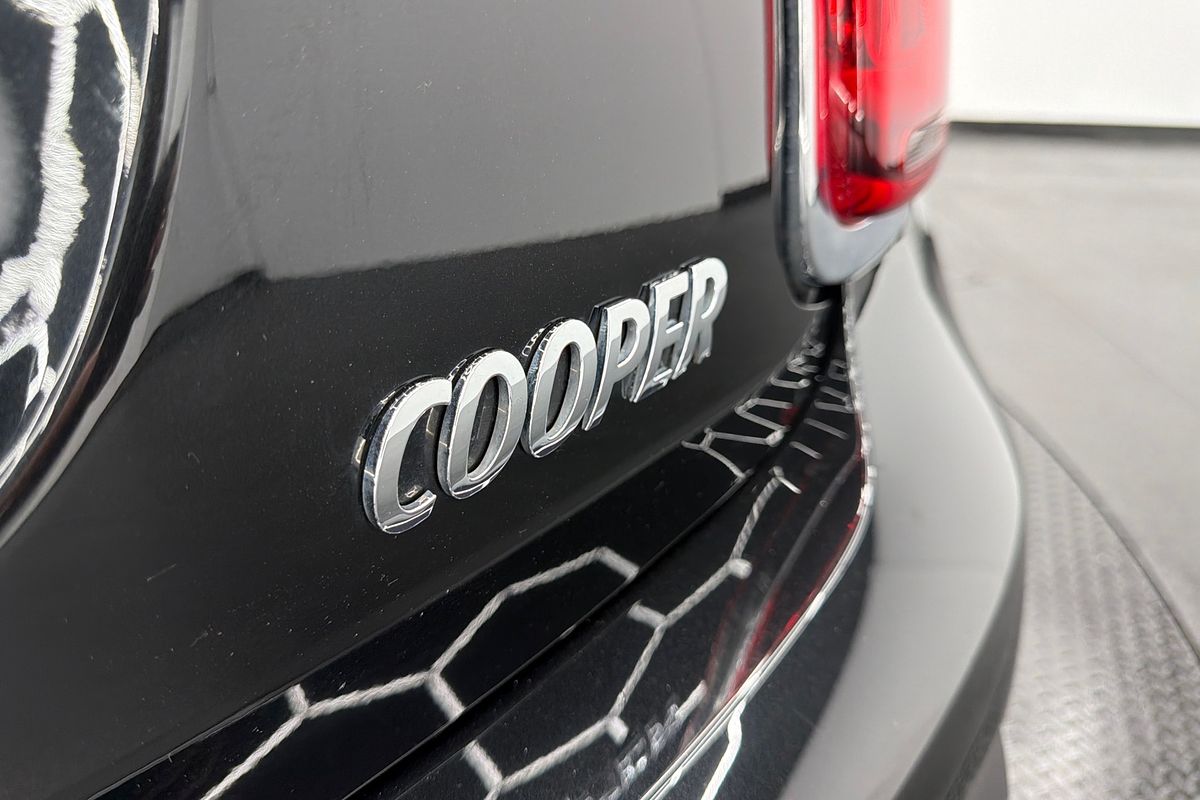 2022 MINI Hatch Cooper Classic F55 LCI-2