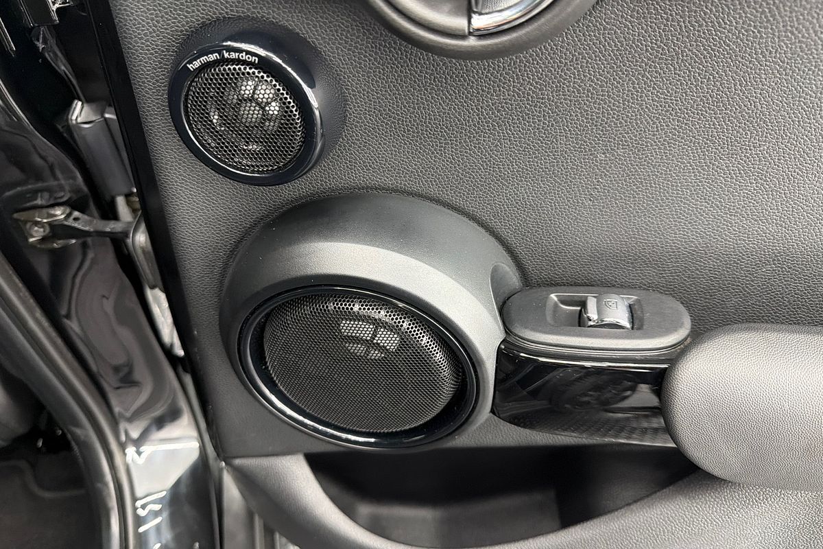 2022 MINI Hatch Cooper Classic F55 LCI-2