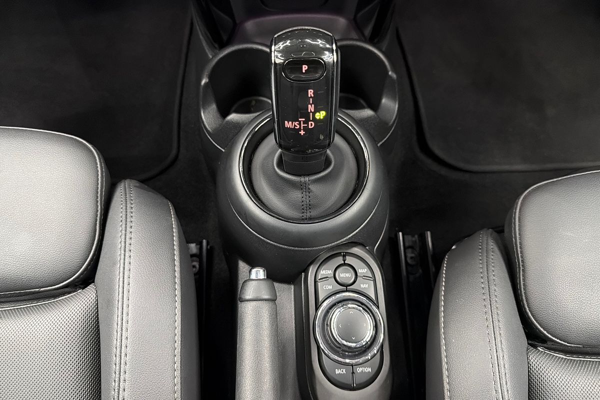 2022 MINI Hatch Cooper Classic F55 LCI-2