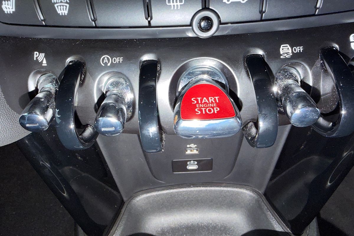 2022 MINI Hatch Cooper Classic F55 LCI-2