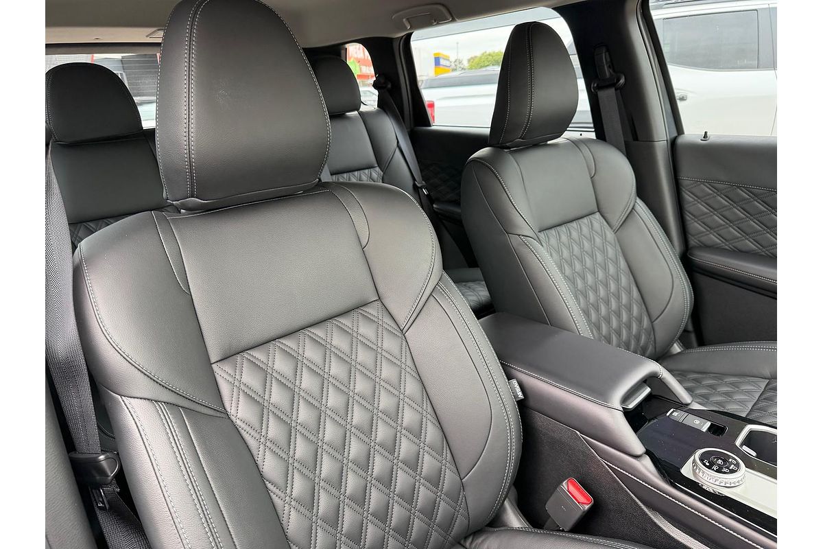 2025 Mitsubishi Outlander ES ZM