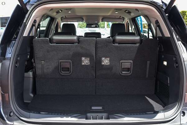 2025 Ford Everest Sport 3.0L thumb-8