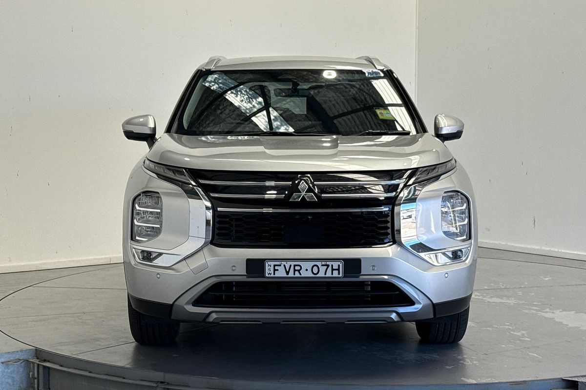 2025 Mitsubishi Outlander LS ZM