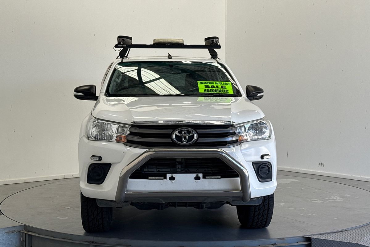 2017 Toyota Hilux SR (4x4) GUN126R 4X4