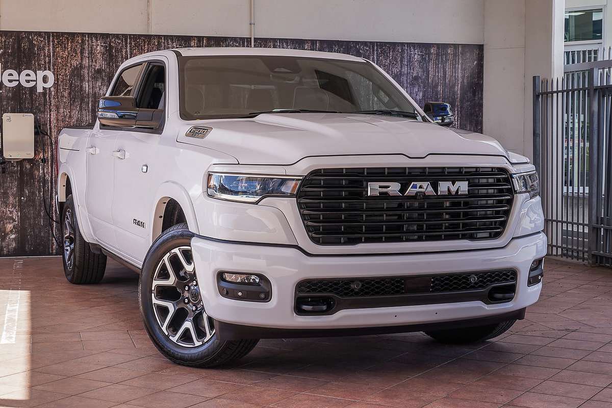 2025 RAM 1500 Laramie Sport Hurricane SO RamBox DT 4X4 SWB