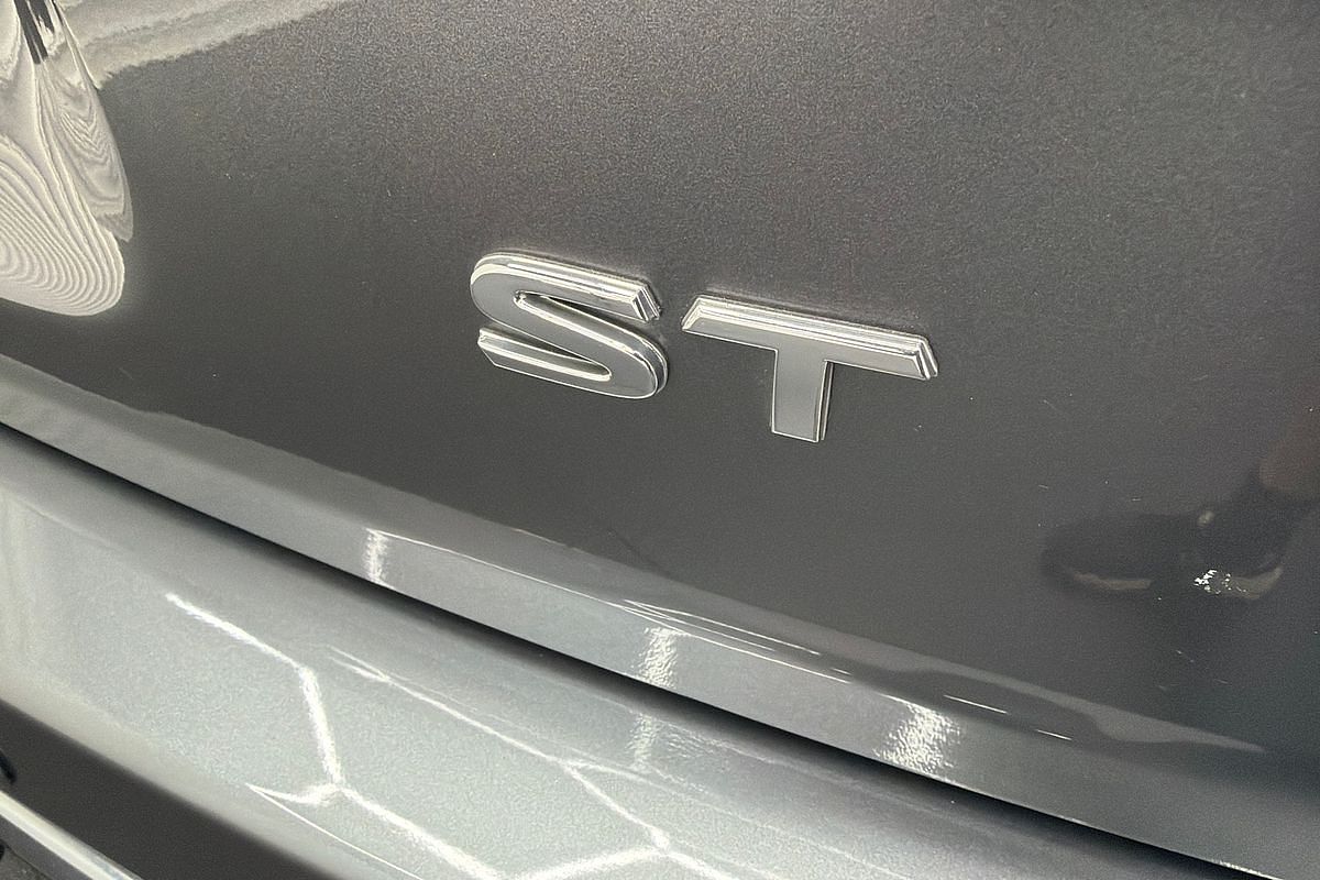 2015 Nissan Pathfinder ST R52