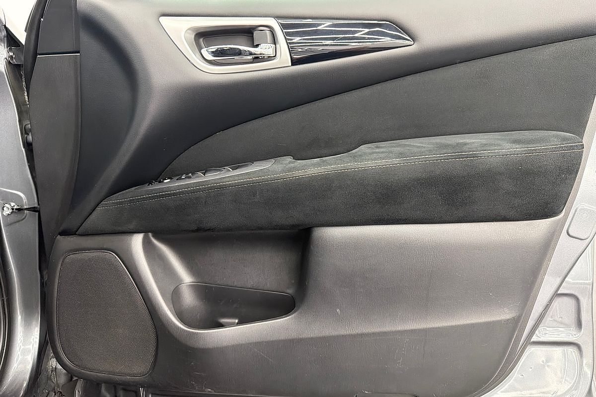 2015 Nissan Pathfinder ST R52