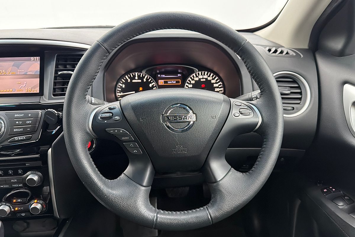 2015 Nissan Pathfinder ST R52