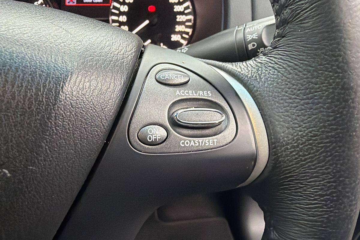 2015 Nissan Pathfinder ST R52