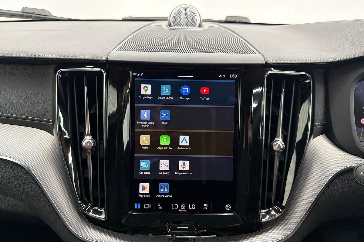 2022 Volvo XC60 Recharge Ultimate T8 Plug-In Hybrid