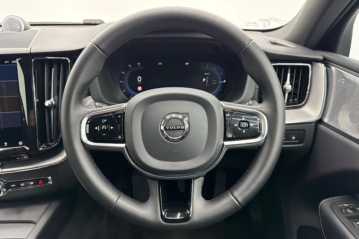 2022 Volvo XC60 Recharge Ultimate T8 Plug-In Hybrid