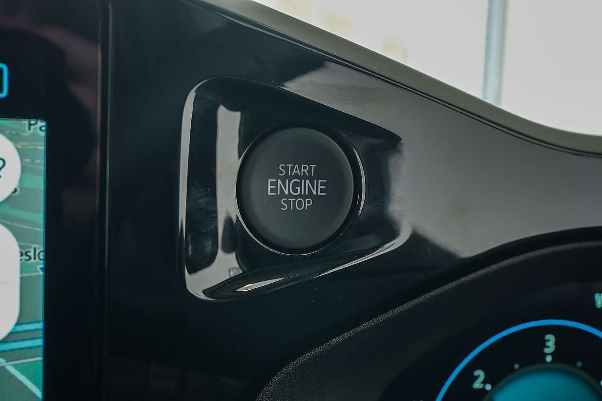 2025 Volkswagen Transporter TDI 125kW NSN LWB Low Roof