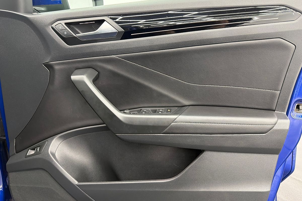 2022 Volkswagen T-Roc 140TSI R-Line D11