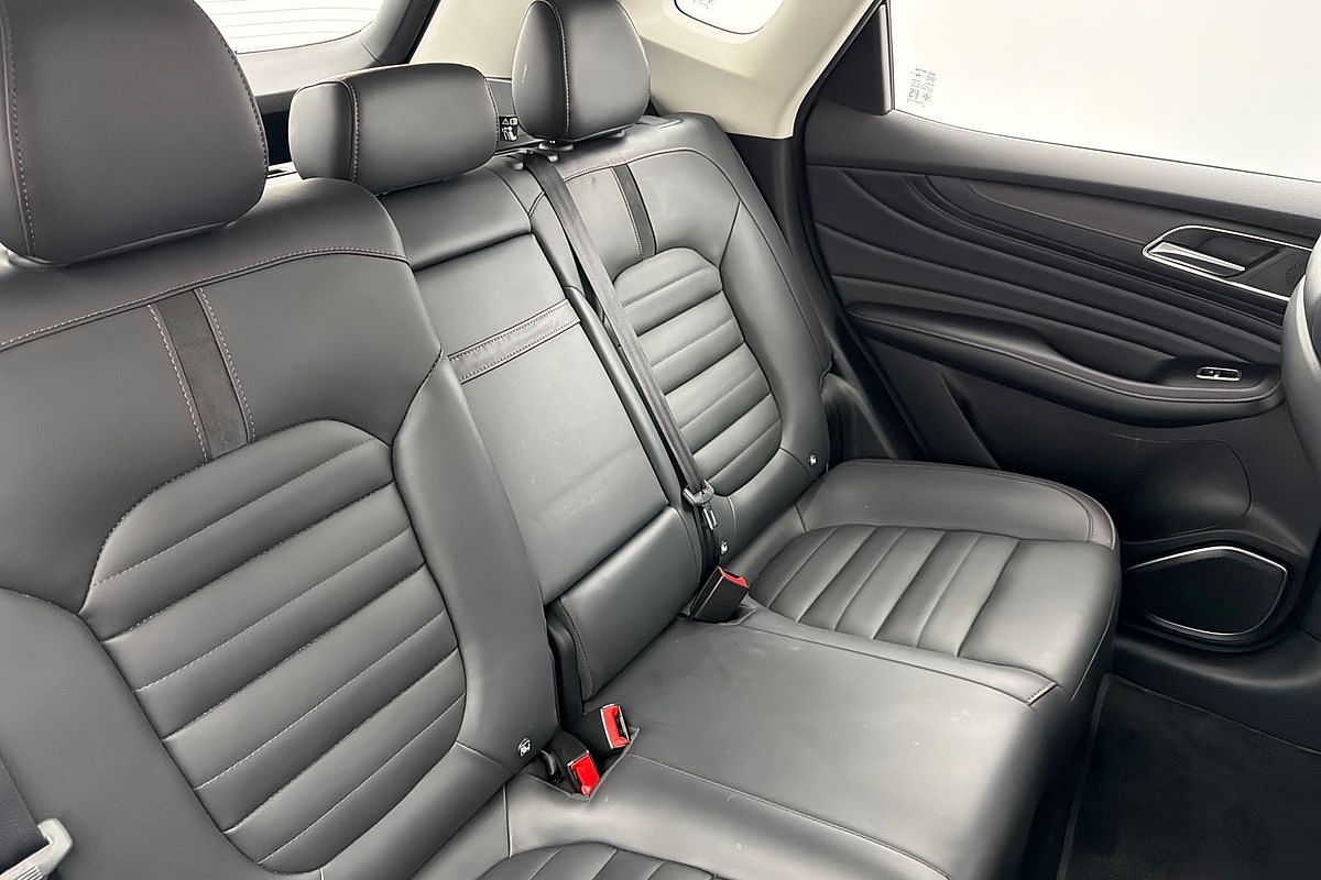 2021 MG HS Essence SAS23