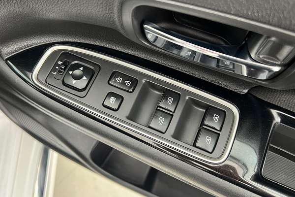 2021 Mitsubishi Outlander PHEV ES ZL thumb-9