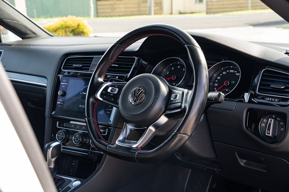 2017 Volkswagen Golf GTI 7.5