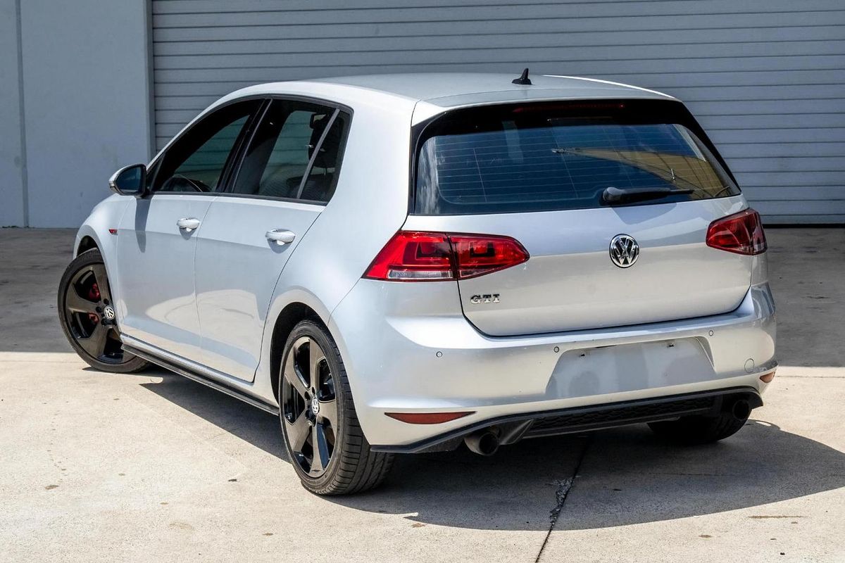 2015 Volkswagen Golf GTI 7