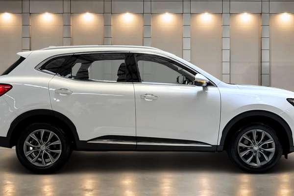 2022 MG HS Vibe SAS23