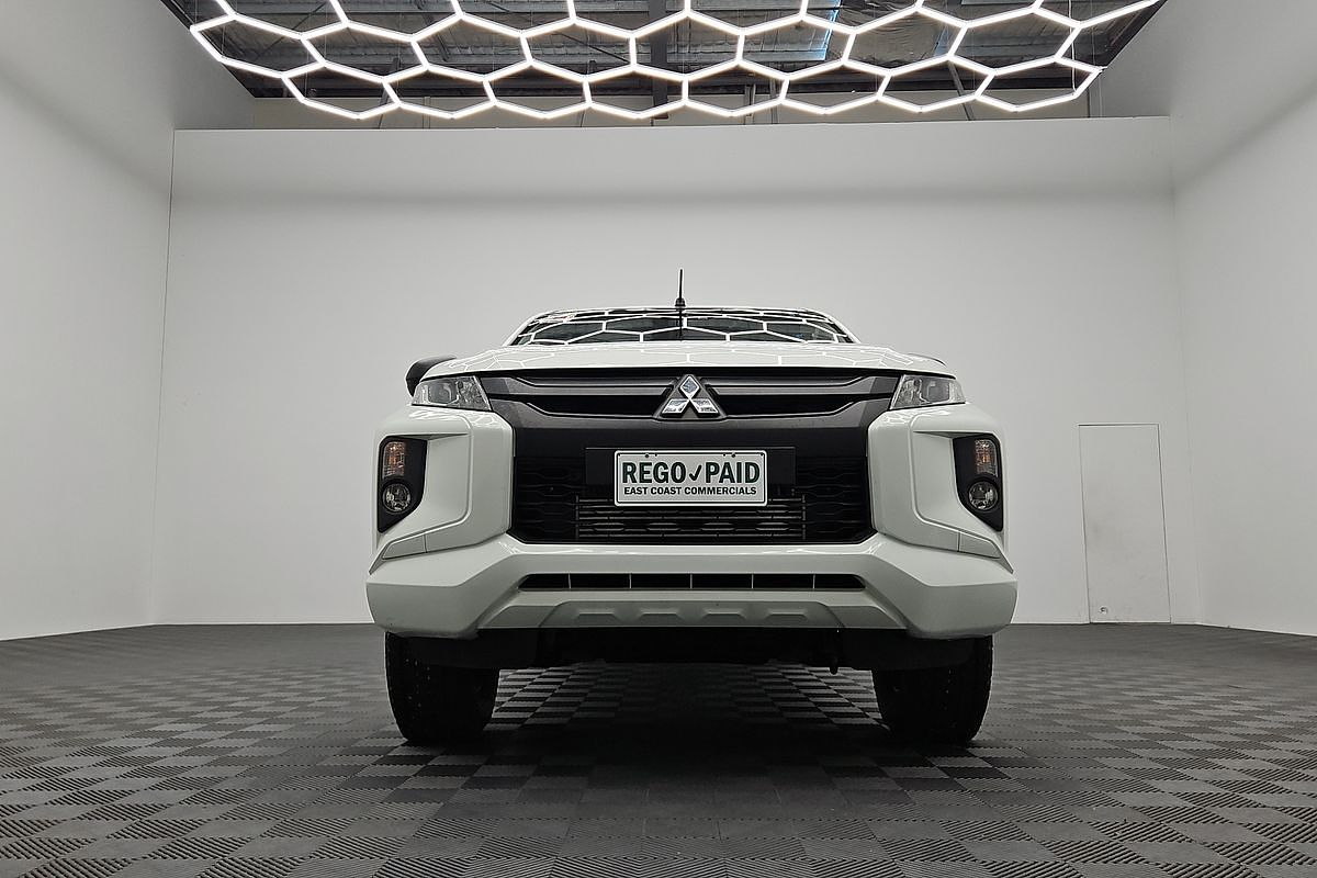 2022 Mitsubishi Triton GLX MR 4X4