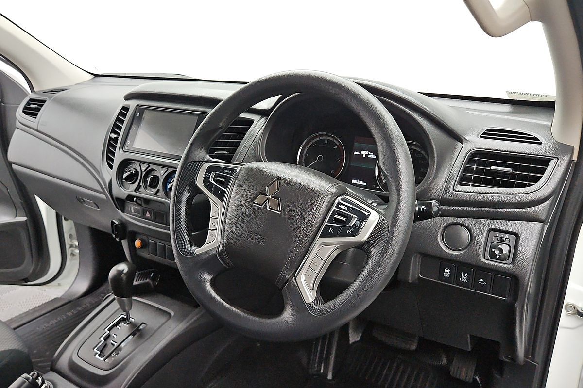 2022 Mitsubishi Triton GLX MR 4X4