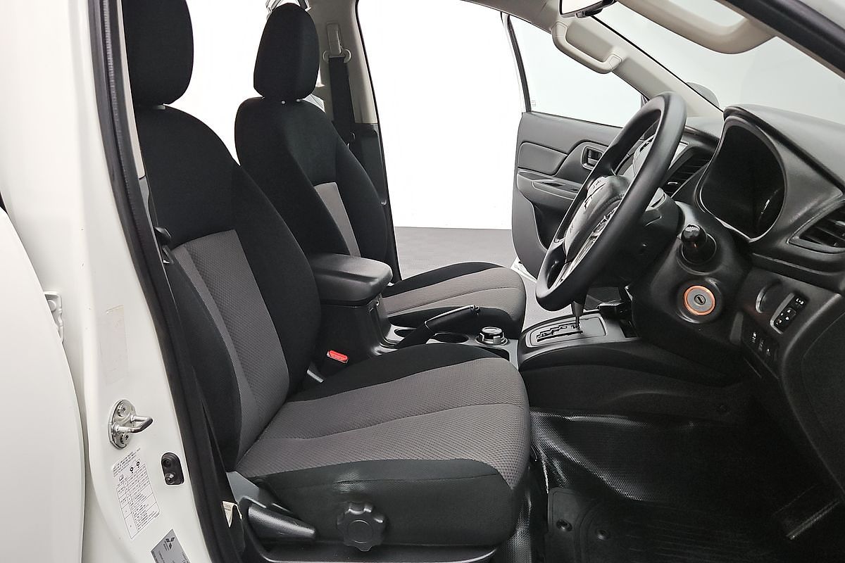 2022 Mitsubishi Triton GLX MR 4X4