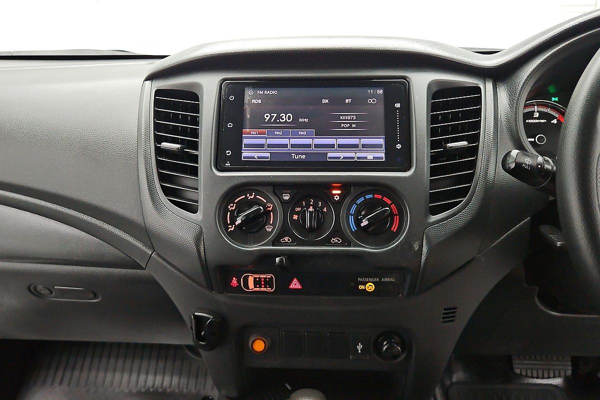 2022 Mitsubishi Triton GLX MR 4X4