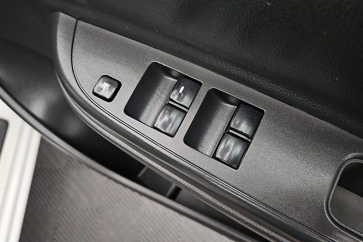 2022 Mitsubishi Triton GLX MR 4X4