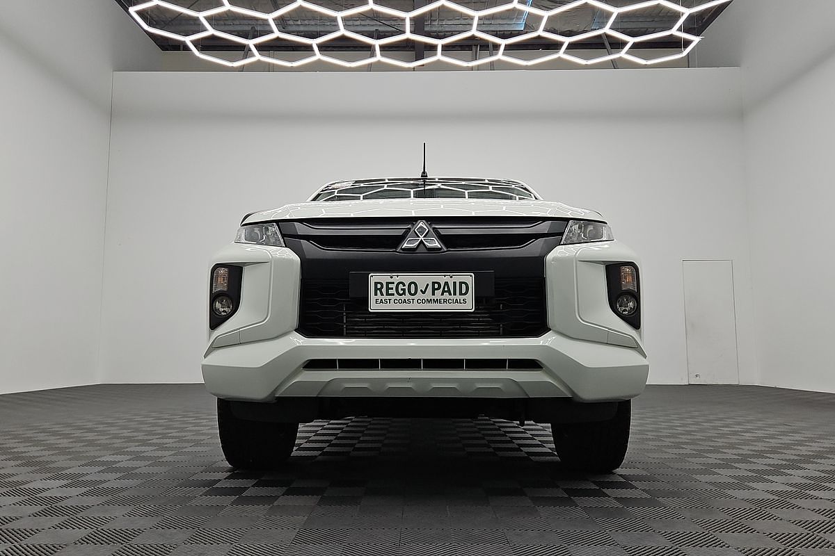 2022 Mitsubishi Triton GLX MR 4X4