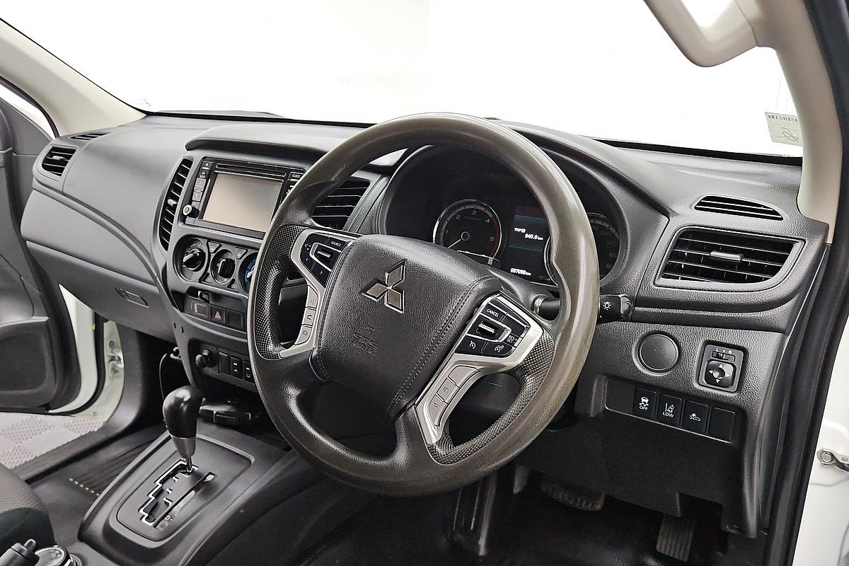 2022 Mitsubishi Triton GLX MR 4X4