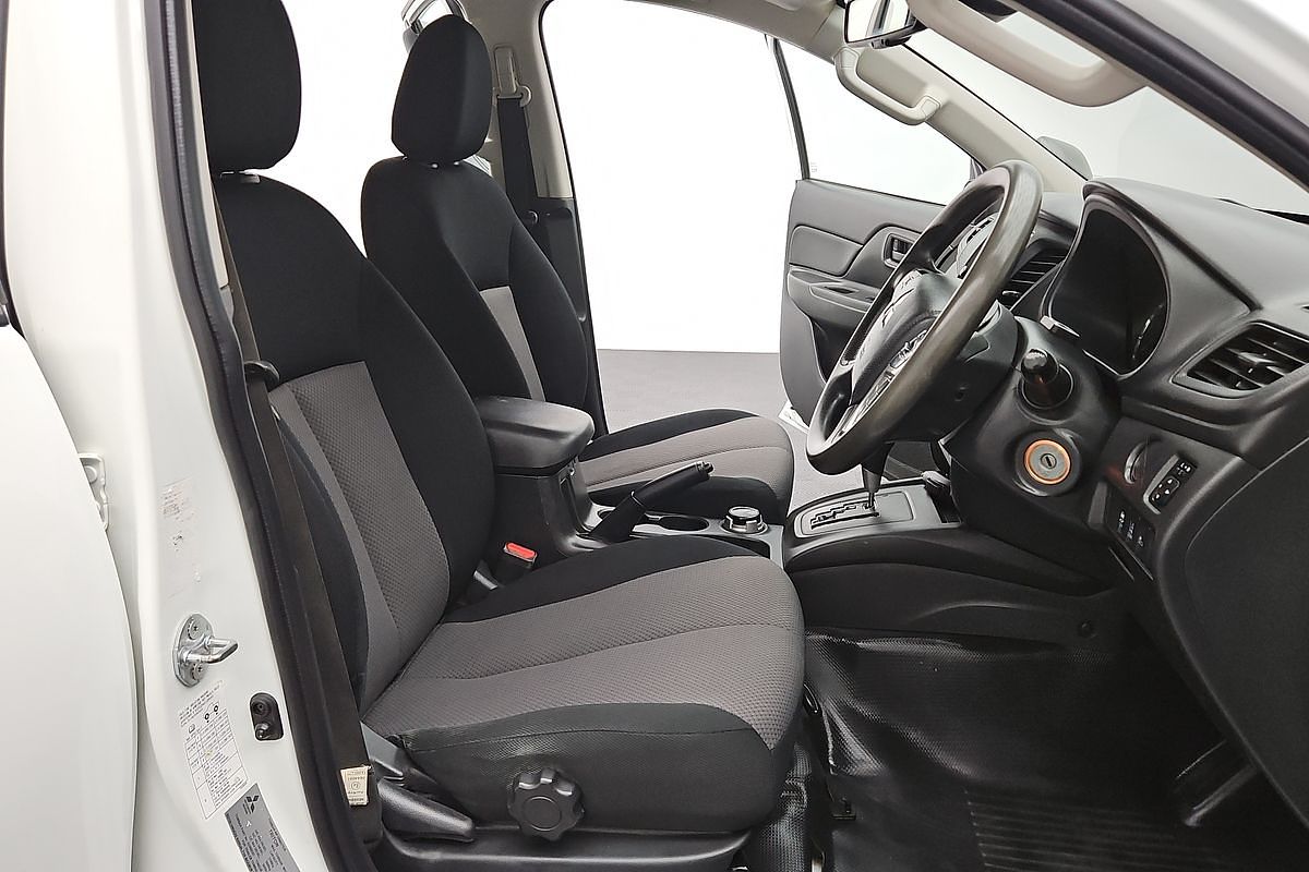 2022 Mitsubishi Triton GLX MR 4X4