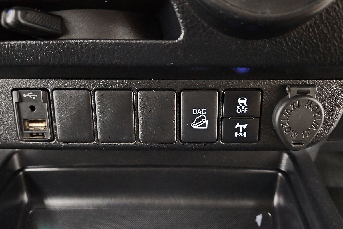 2021 Toyota Hilux SR GUN126R 4X4