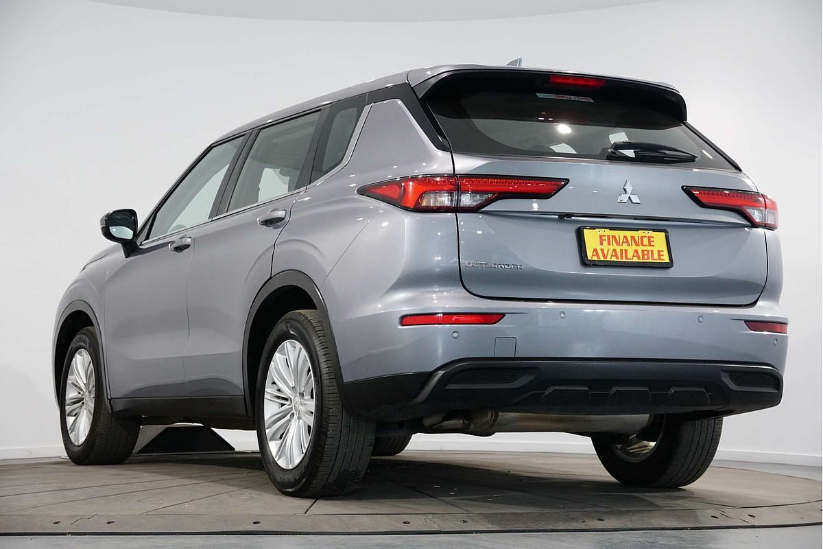 2023 Mitsubishi Outlander ES ZM