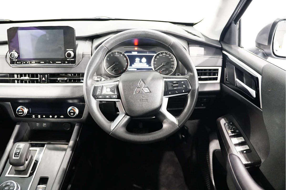 2023 Mitsubishi Outlander ES ZM