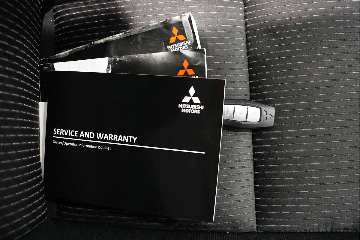 2023 Mitsubishi Outlander ES ZM