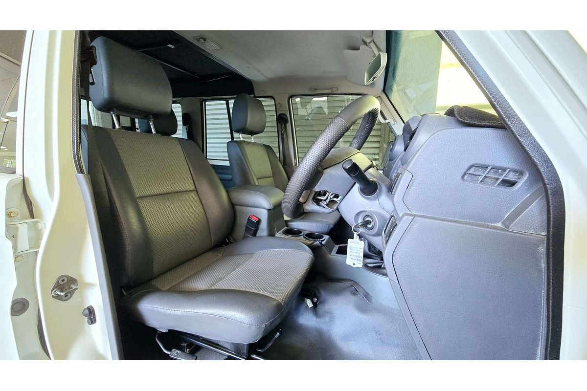 LANDCRUISER VDJ76R MY12 UPDATE WORKMATE (4x4) 4.5L DTV8 DIESEL TURBO F/INJ 5 SP MANUAL 4D WAGON 