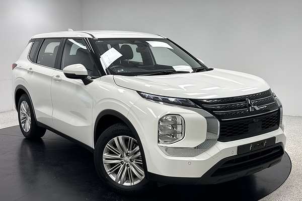 2023 Mitsubishi Outlander ES ZM