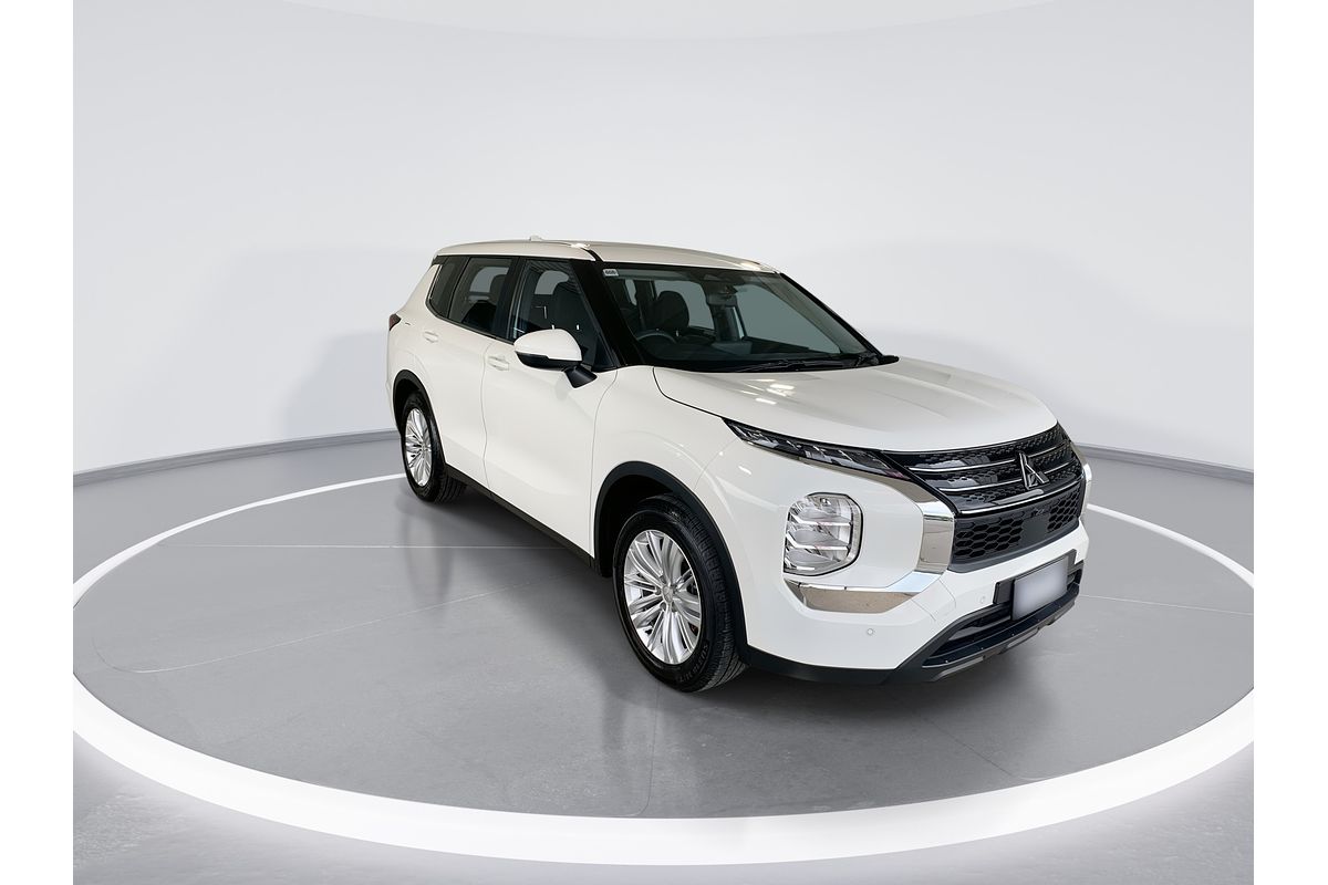 2023 Mitsubishi Outlander ES ZM