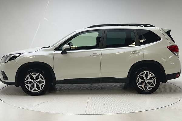 2022 Subaru Forester 2.5i S5 thumb-4