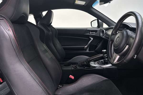 2014 Toyota 86 GTS ZN6 thumb-12