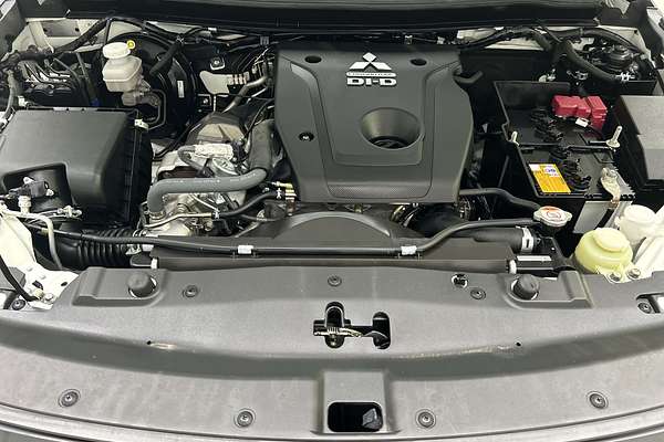 2023 Mitsubishi Triton GLX+ MR 4X4 thumb-9